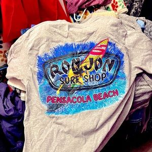 Ron Jon t shirt with beautiful bright colors.